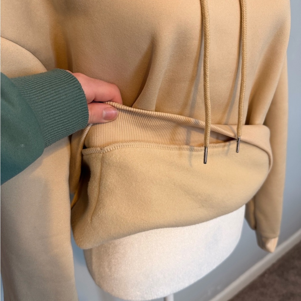 White Fox Offstage Hoodie NWOT - Picture 6 of 6